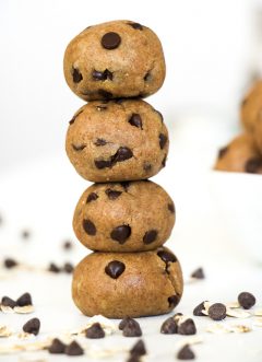 Raw-Healthy-Cookie-Dough-Energy-Balls